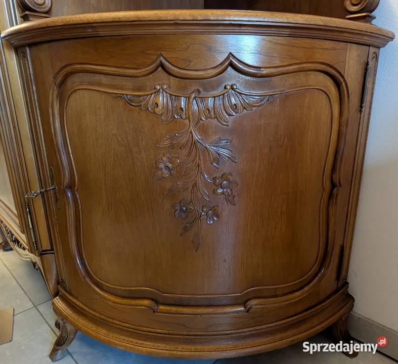 piękna narożna witryna ludwikowska orzech sklep Dąbrowa Górnicza