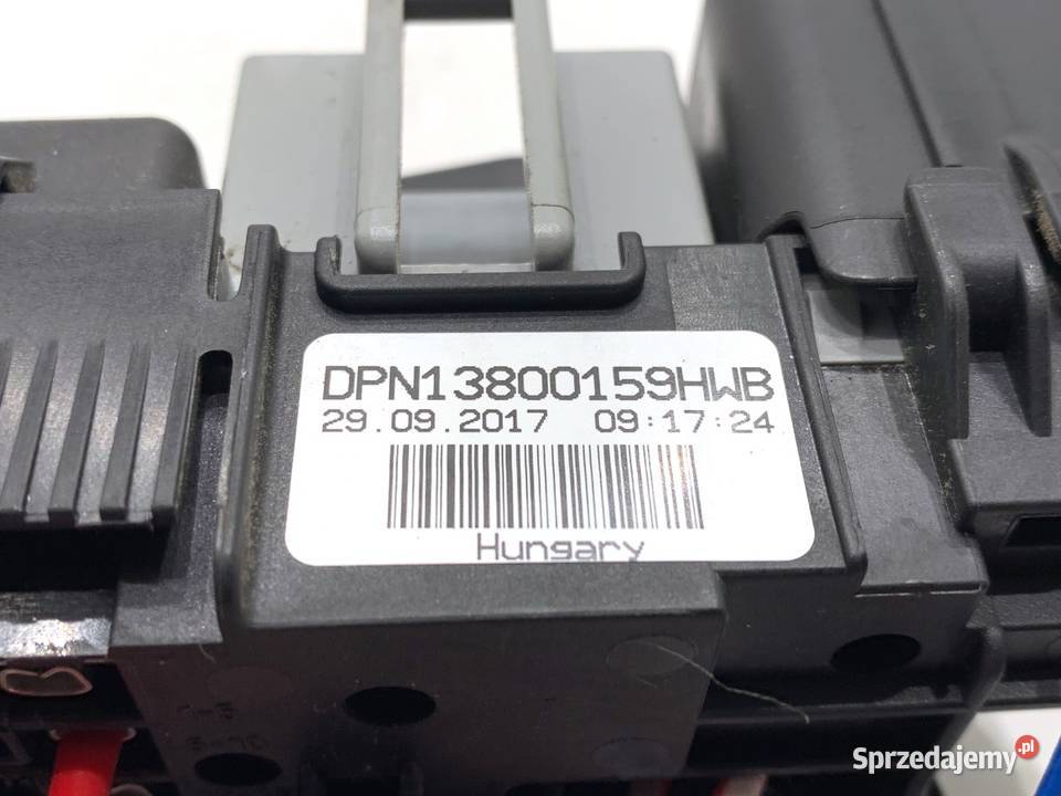 SKRZYNKA BEZPIECZNIKÓW VOLVO V60 I osobowe Skrzynki bezpieczników