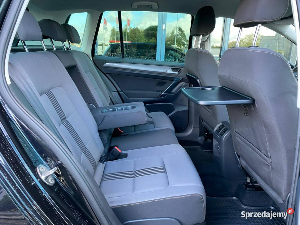 Volkswagen Touran niski przebieg podgrz fot navi wspomaganie kierownicy