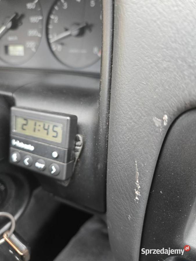 Mazda 323 15 z gazem 99 łódzkie Łódź