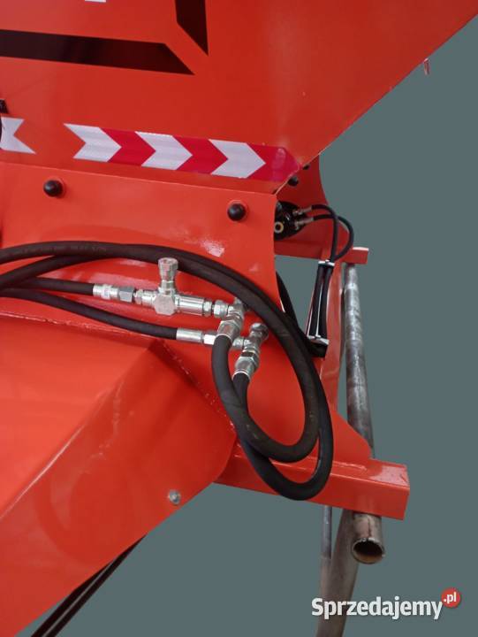 Piaskarka Posypywarka Solarka do piasku 2 m3 Żmigród