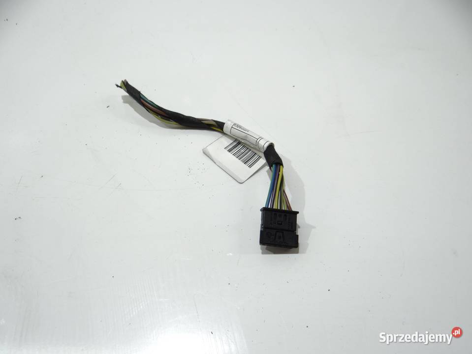 KOSTKA WTYCZKA LAMPY TYŁ W BŁOTNIK BMW E92 Strzyżewice