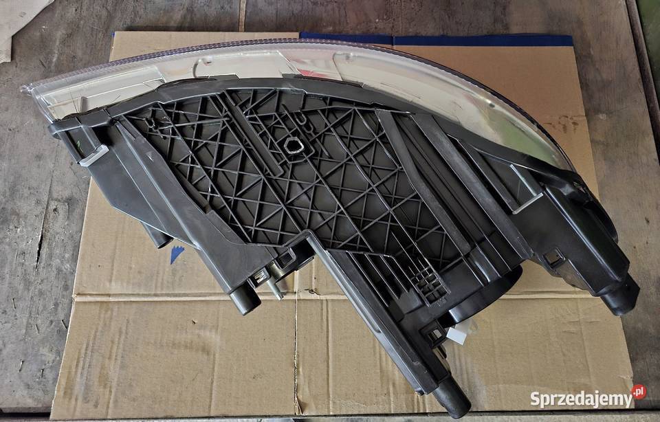 Lampa przednia lewa Skoda Octavia II Pozostałe zachodniopomorskie Klępicz