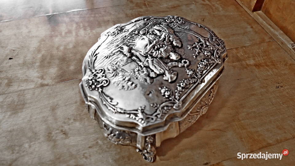 Srebrne pudełkoszkatuła wielka Hanau o wadze 545