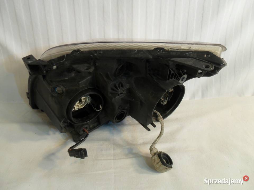 LAMPA PRAWY PRZÓD REFLEKTOR XENON EU TOYOTA Lampy przednie