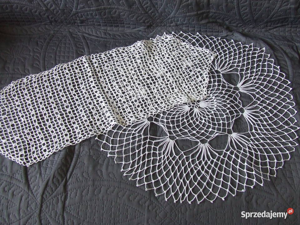 Ażurowe serwetki wykonane na szydełku pajączek Oborniki Śląskie