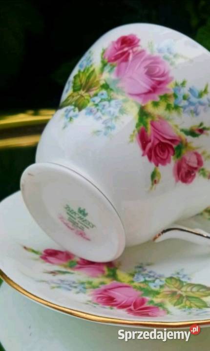 Porcelana zdobiona motywem róż łódzkie Pabianice