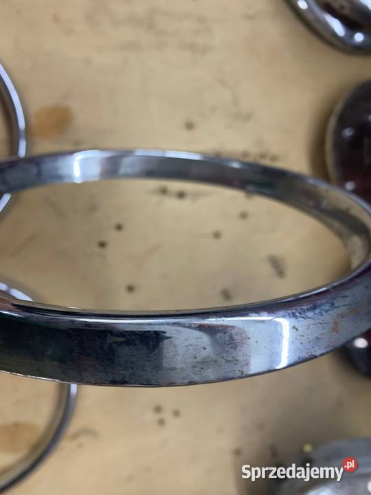 Skoda 100s ramki lamp przednich