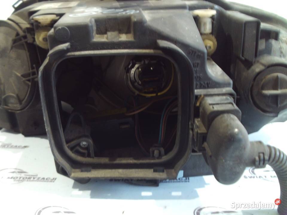 AUDI A3 SPORTBACK 8PA 07r lampa prawa przód osobowe