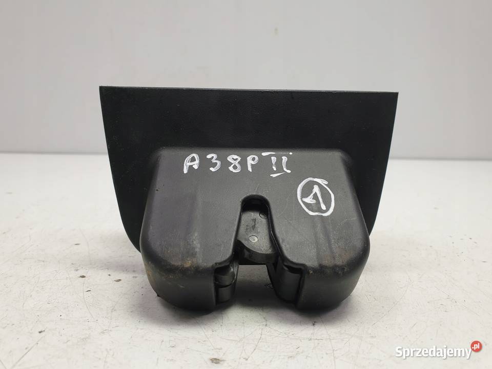 Audi A3 8P Lift ZAMEK KLAPY BAGAŻNIKA 8P3827520A Rudka