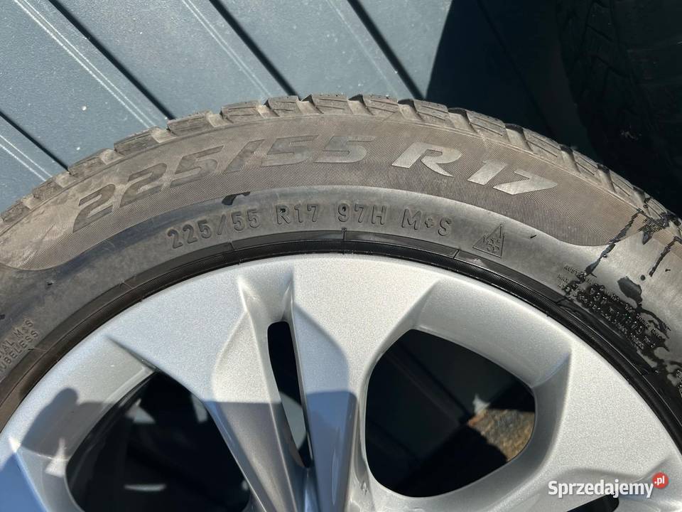 Orginalne felgi 17 BMW X1X2 z czujnikami Średnica 17" Czermna sprzedam