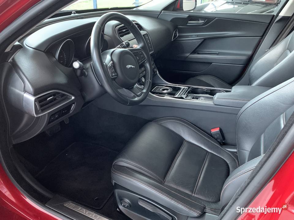Jaguar XE 20 D Prestige 2016 100 przebiegu Stan automatyczna Kraków