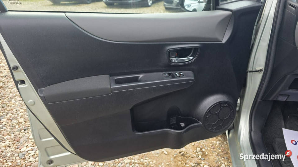 Toyota Yaris klima super stan navi camera ESP Lębork