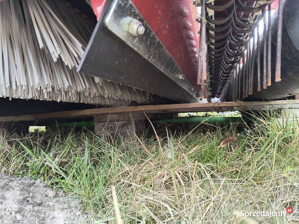 Redexim Verti Top do sztucznej murawy Szczotka Krowica Hołodowska