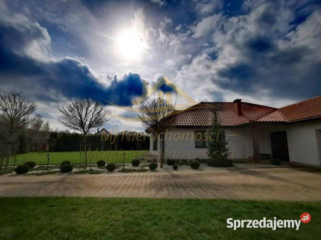 Dom wolnostojący Książenice 240m2