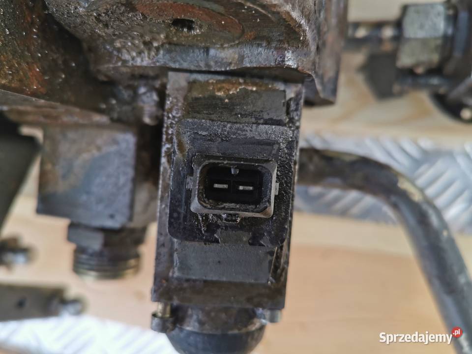 Rozdzielacz Bosch 0521610010764 0521610004570 Wilkowo