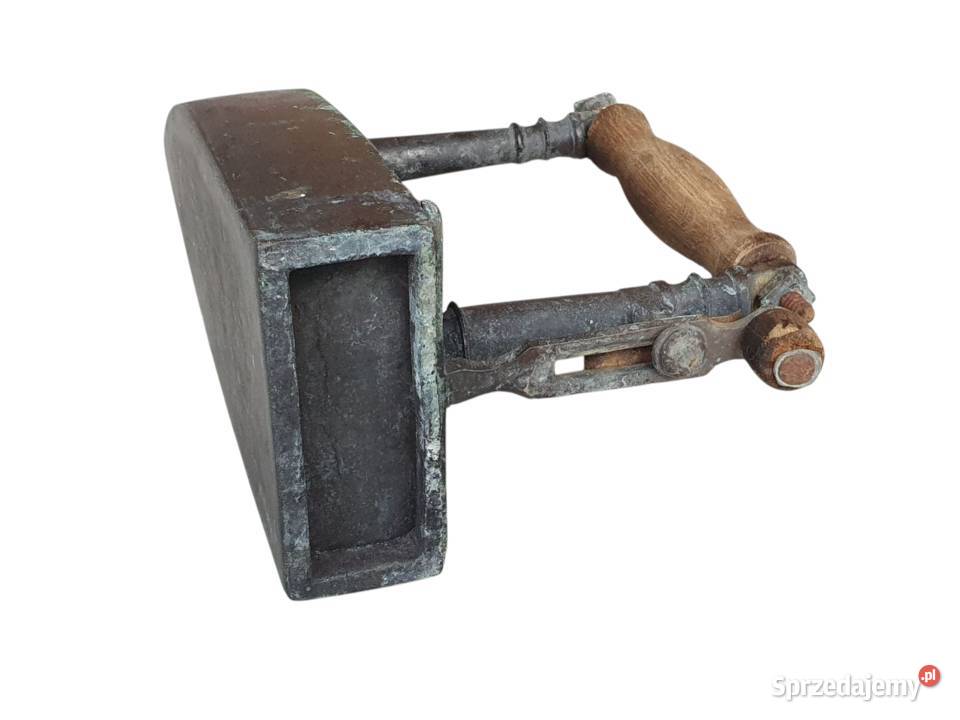 Stare żelazko z duszą z XVIIIXIX wieku z Cieszyn