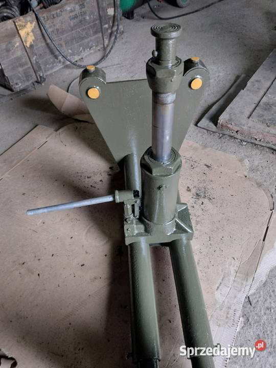 Warsztatowy podnośnik kanałowy Krosno sprzedam