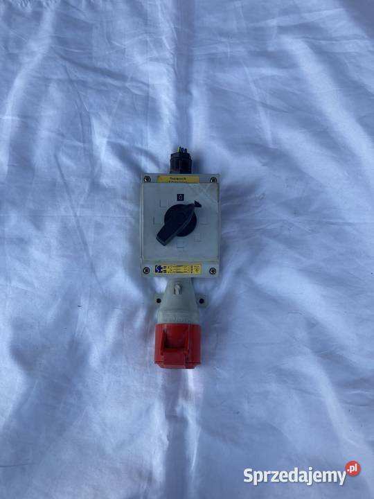 GNIAZDO STAŁE Z PRZEŁĄCZNIKIEM 4P rozłącznik Instalacje mazowieckie Warszawa