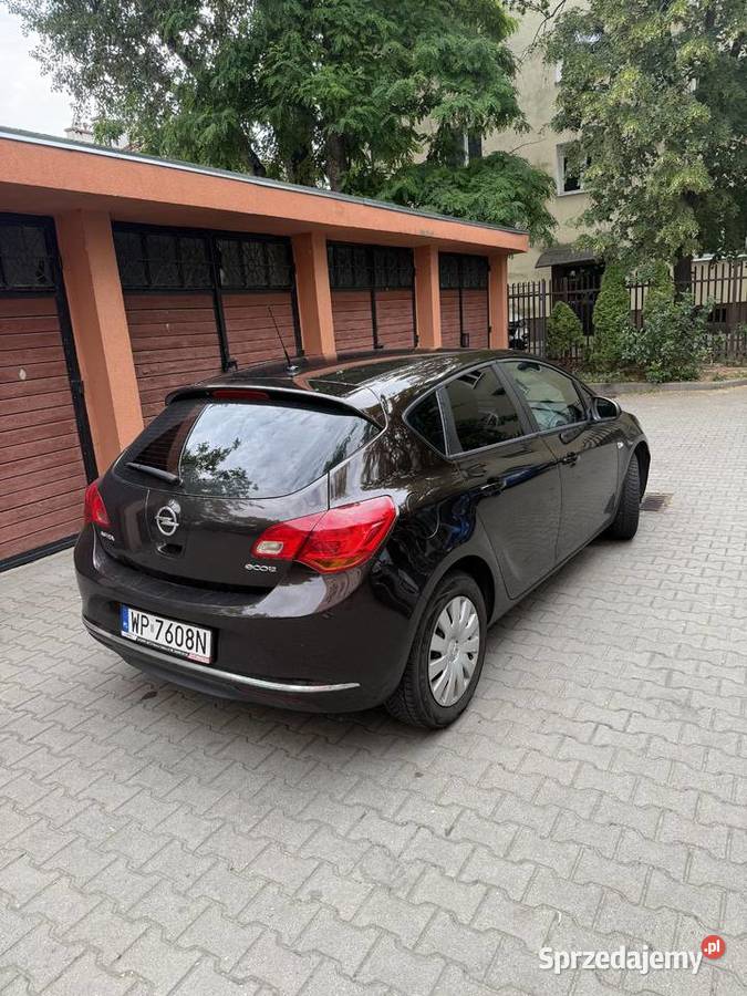 Opel astra 2015 14 turbo z gazem sprzedam