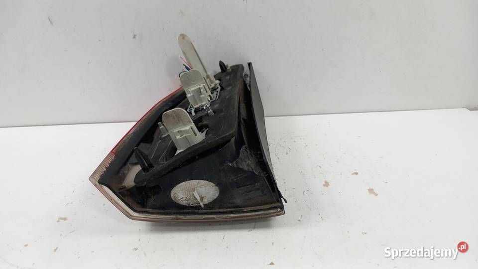 VOLVO V70 II LIFT KOMBI LAMPA TYŁ PRAWA osobowe Zbierkowo