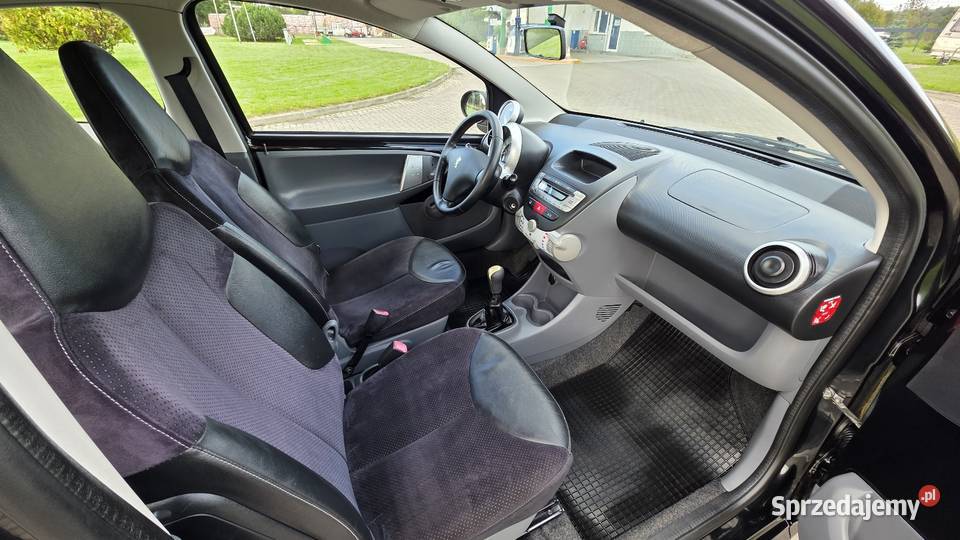 Peugeot 107 2009 Skórzane fotele z alkantara Hatchback
