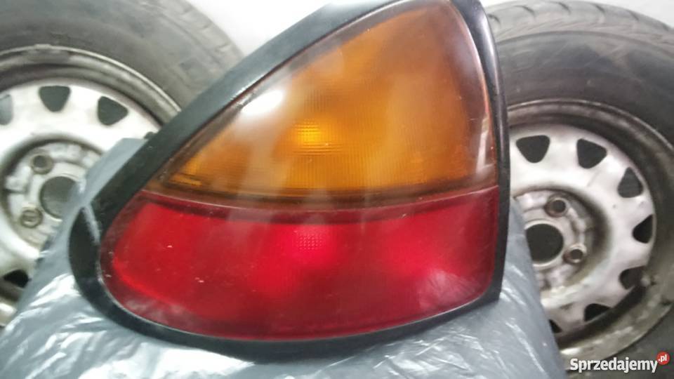 Lampa tył Mazda 323C 1995 r śląskie Częstochowa