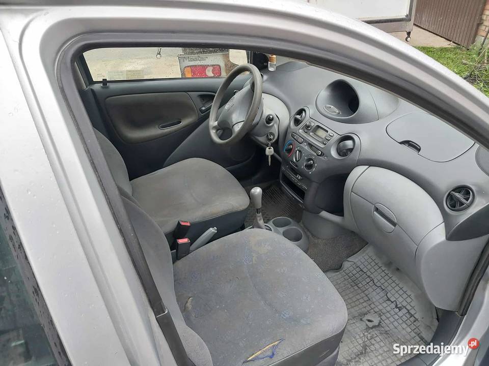 Samochód osobowy TOYOTA JARIS świętokrzyskie Kujawki