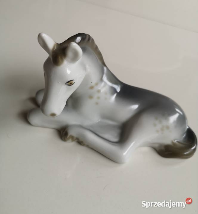 Figurka źrebak Połonne vintage Porcelana i szkło Toruń
