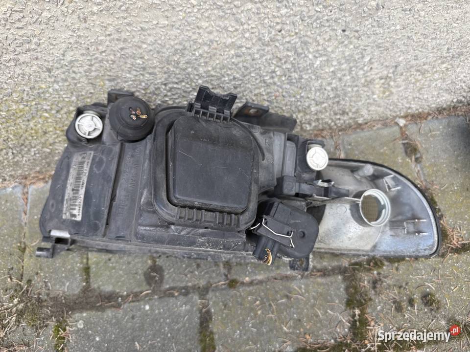 Lampa przód prawa Audi A4 B5 Ostrów Wielkopolski
