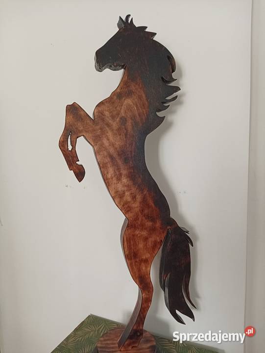 Figurka konia Piła