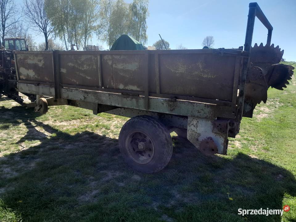 Rorzutnik przyczepa Uszew