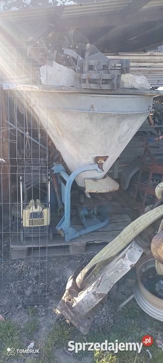 Siewnik lej Rozsiewacze nawozów Subkowy