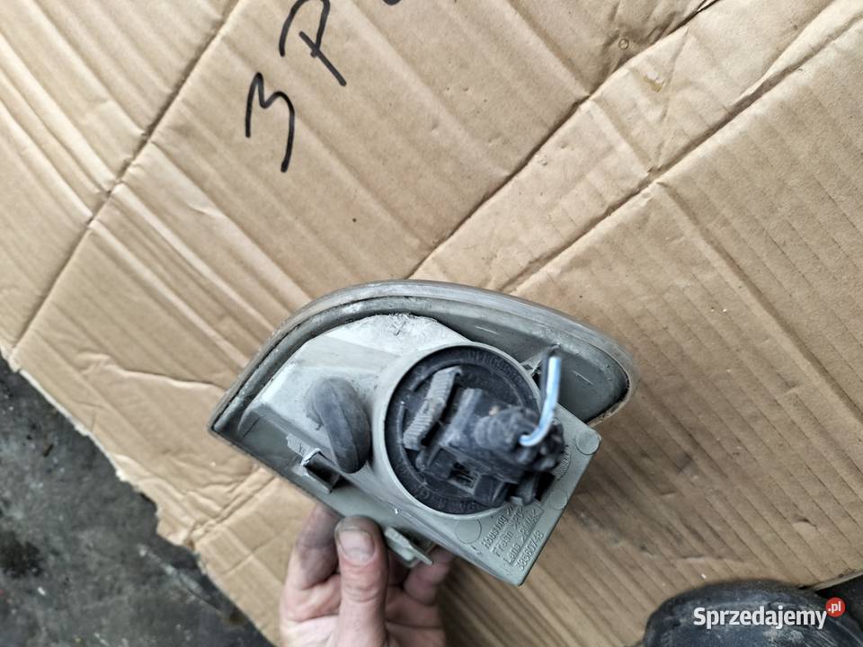 KIERUNKOWSKAZ MIGACZ PRAWY 46537828 FIAT SIENA Kamień-Kolonia sprzedam