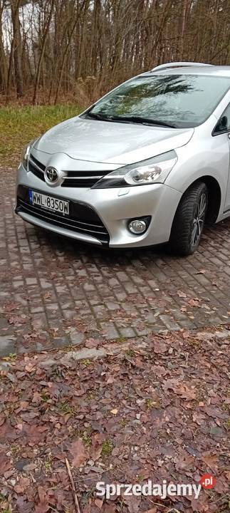 Sprzedam Toyota Verso 2017 r 18 benzyna Salon nieuszkodzony Zielonka sprzedam