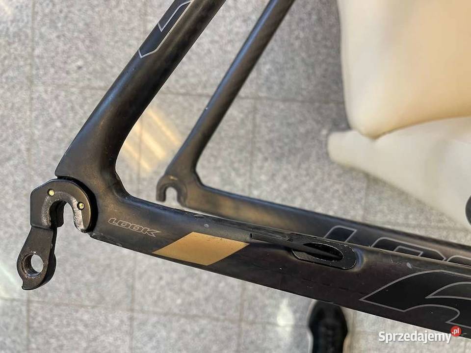 Zestaw czarnozłotych ramek Look 695 w rozmiarze Brzeziny sprzedam