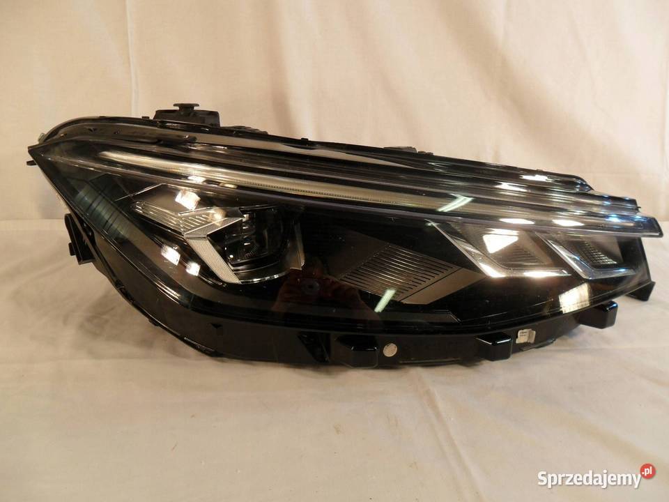 REFLEKTOR PRZÓD STRONA PRAWA VOLKSWAGEN PASSAT