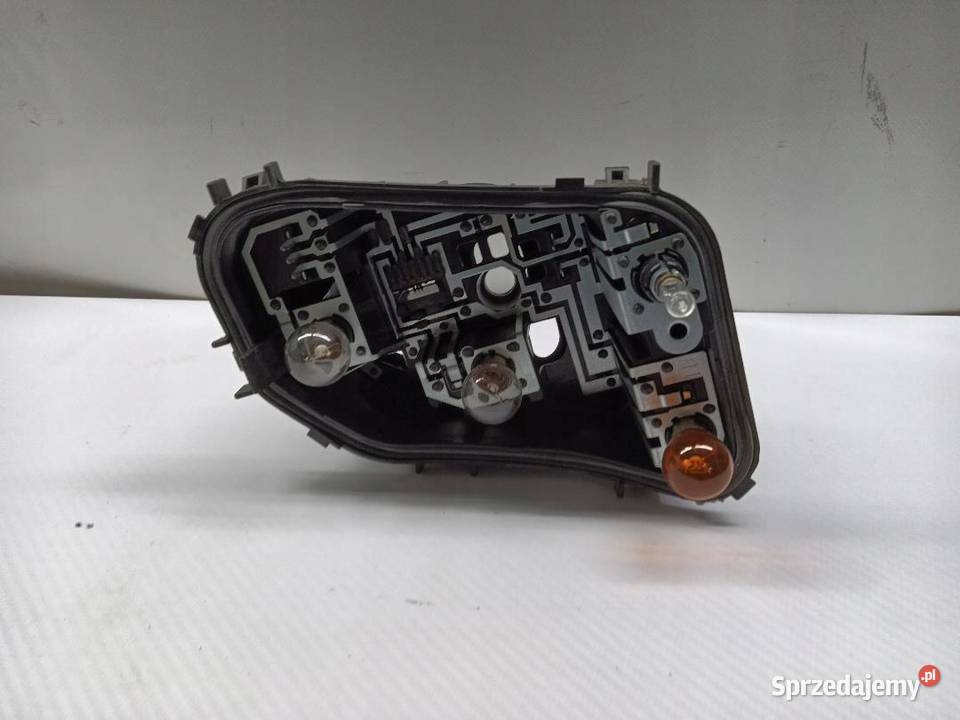 WKŁAD ZAŚLEPKA LAMPY LEWY TYŁ VW POLO VI osobowe sprzedam