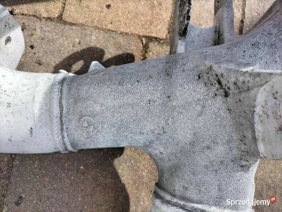 Belka tylnego zawieszenia BMW E65 E66 stan Poręba
