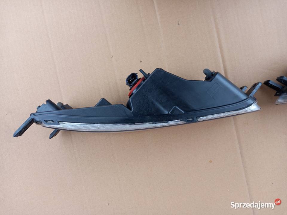 VW Passat B8 Lampa przeciwmgielna halogen LP osobowe Bukownica