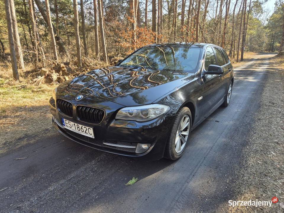 BMW F11 520D 2011r czarny Seria 5 Skierniewice