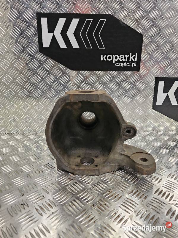 Zwrotnica lewa Volvo BL61 Case 580SM John Deere Gdynia