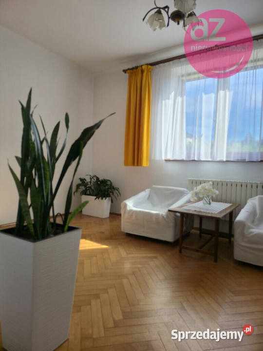 Dom jednorodzinny z suterenami i Lipinki