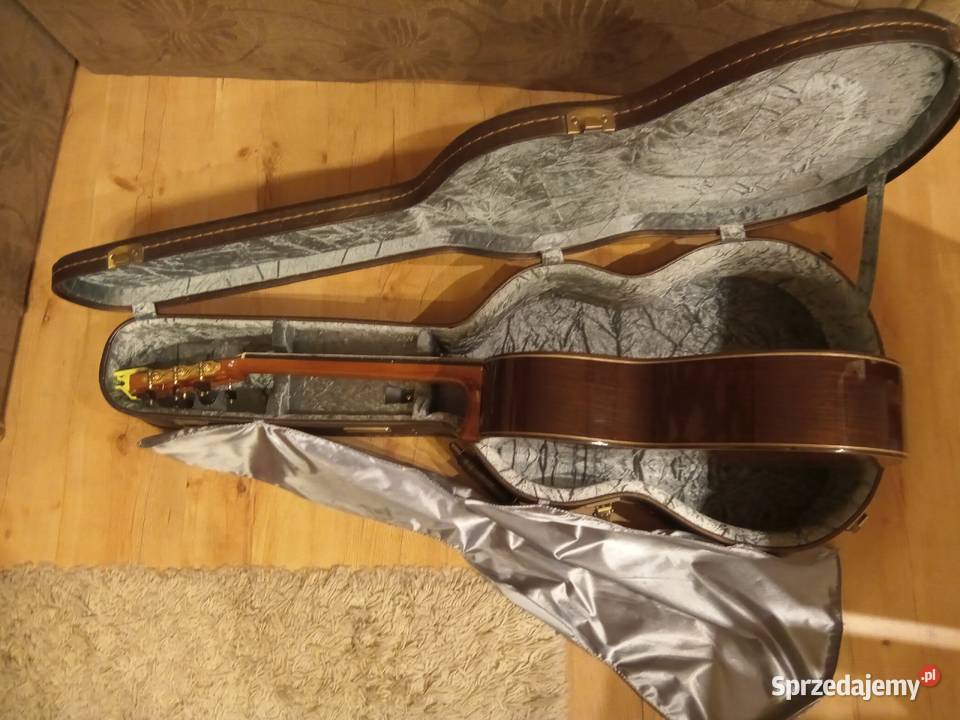 Gitara Klasyczna z pokrowcem w stanie na klasyczna Ełk sprzedam