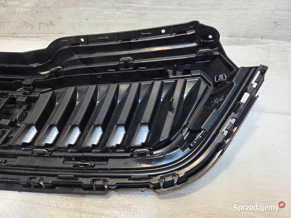 ATRAPA GRILL SKODA SCALA 657853653A