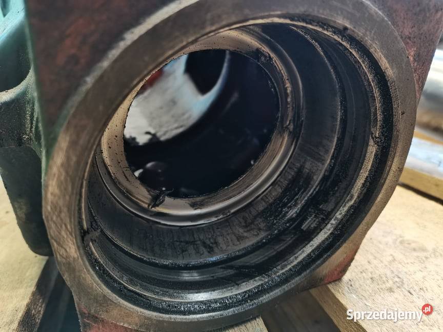 Półoś koła Deutzfahr 631 DX Tył Wilkowo