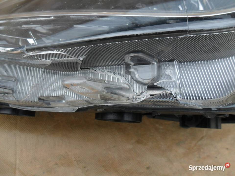 LAMPA REFLEKTOR LEWY PRZÓD EU 6F1941773A SEAT