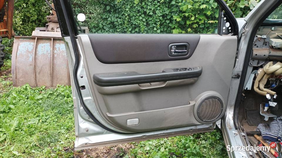 nissan xtrail t30 drzwi praweleweprzódtył ky0 Rok produkcji 2005 Grąd