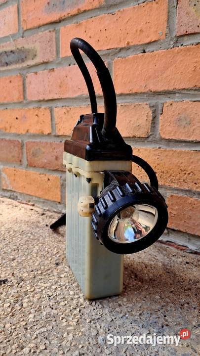 Sprawna stara lampa górnicza akumulatorowa PRL