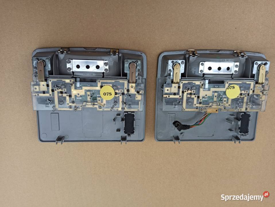 AUDI A2 LAMPKA WNĘTRZA PODSUFITKI 8Z0947111 Oświetlenie kabiny dolnośląskie